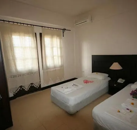 Safir 2* Bitez